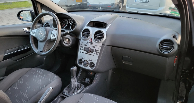 Opel Corsa cena 17900 przebieg: 192000, rok produkcji 2011 z Toruń małe 254
